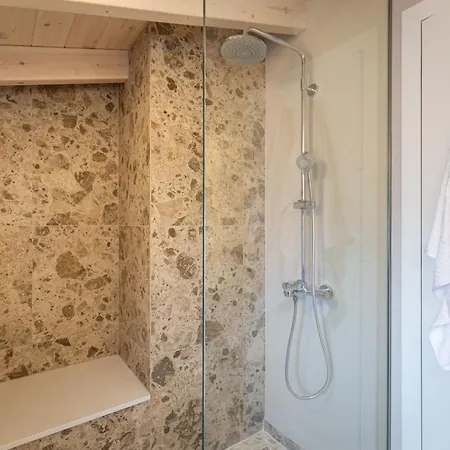 Lola's Luxury Apartamento Liapades